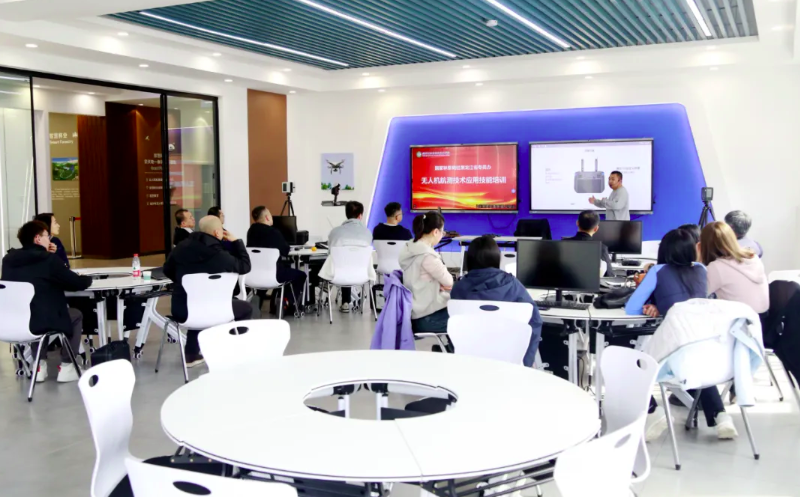 �򲩡�max(�й���)�����ٷ���վ-Unique Platform