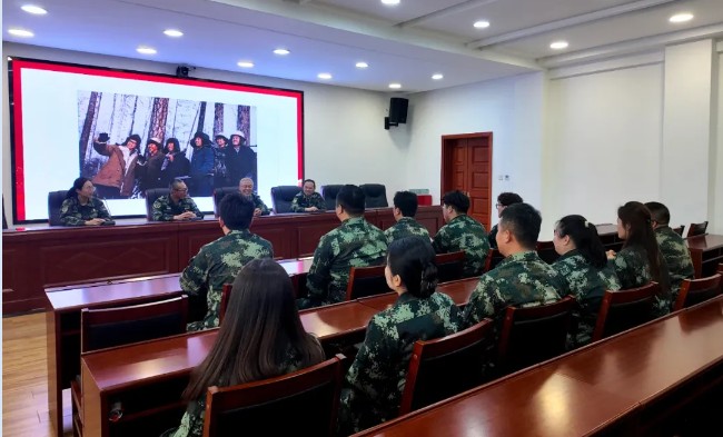 �򲩡�max(�й���)�����ٷ���վ-Unique Platform