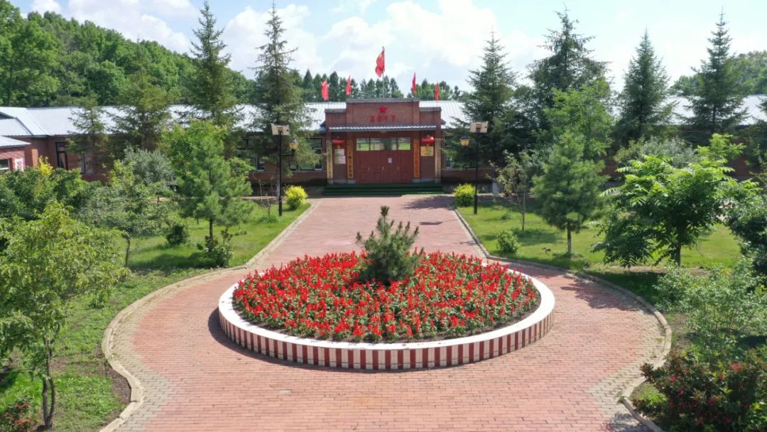 �򲩡�max(�й���)�����ٷ���վ-Unique Platform