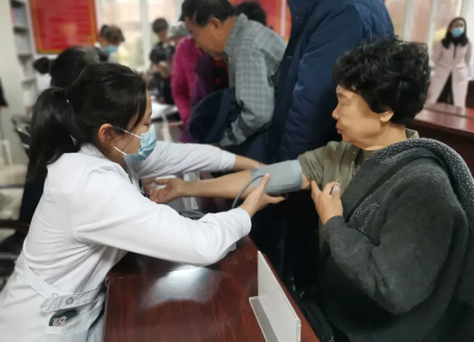 �򲩡�max(�й���)�����ٷ���վ-Unique Platform