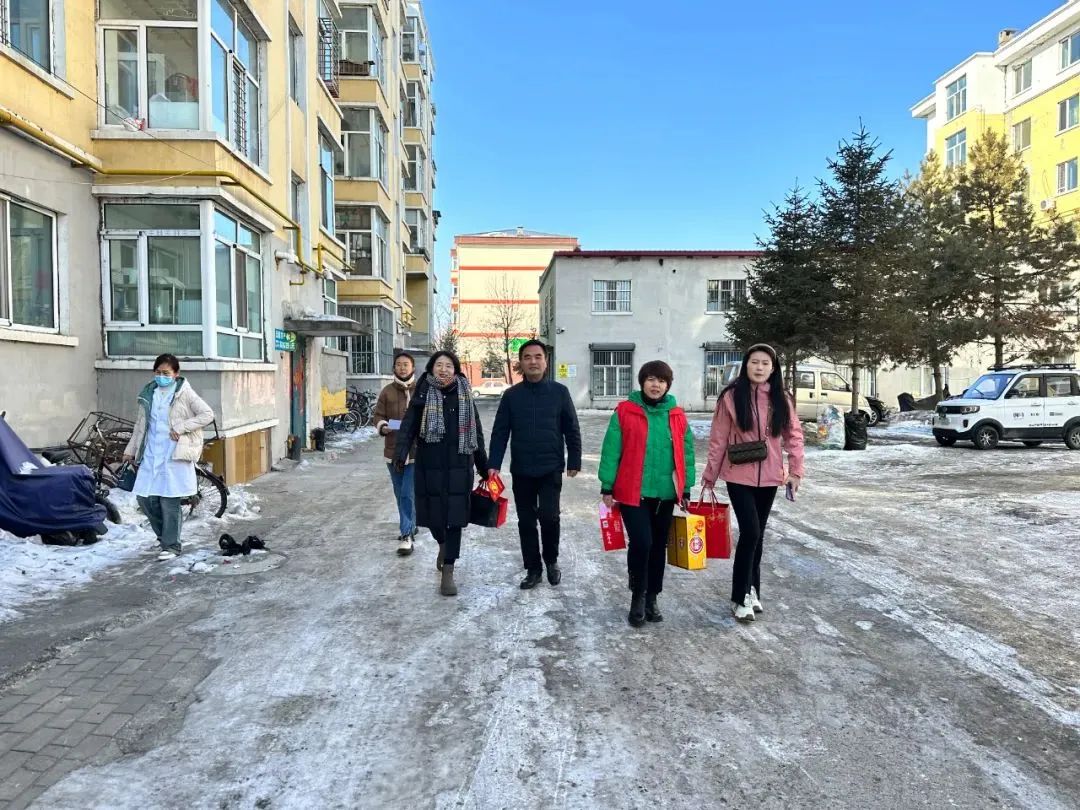 �򲩡�max(�й���)�����ٷ���վ-Unique Platform