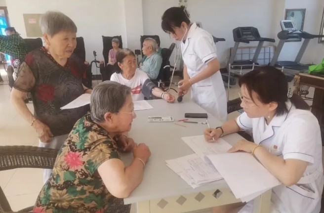 �򲩡�max(�й���)�����ٷ���վ-Unique Platform