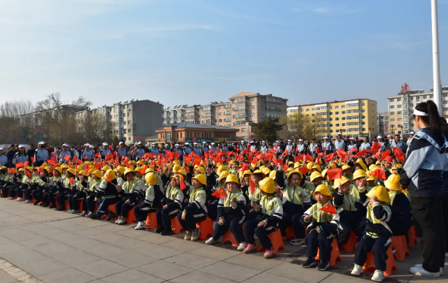 �򲩡�max(�й���)�����ٷ���վ-Unique Platform