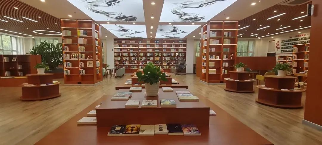 �򲩡�max(�й���)�����ٷ���վ-Unique Platform