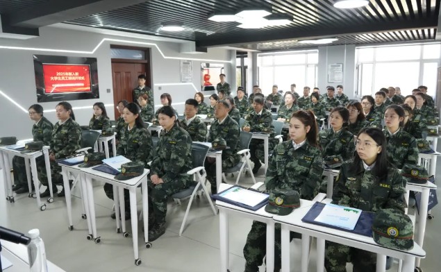 �򲩡�max(�й���)�����ٷ���վ-Unique Platform