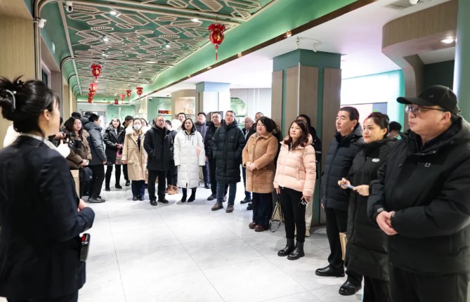 �򲩡�max(�й���)�����ٷ���վ-Unique Platform