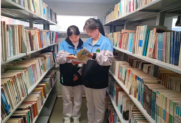 �򲩡�max(�й���)�����ٷ���վ-Unique Platform