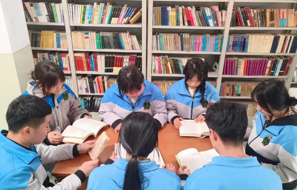 �򲩡�max(�й���)�����ٷ���վ-Unique Platform