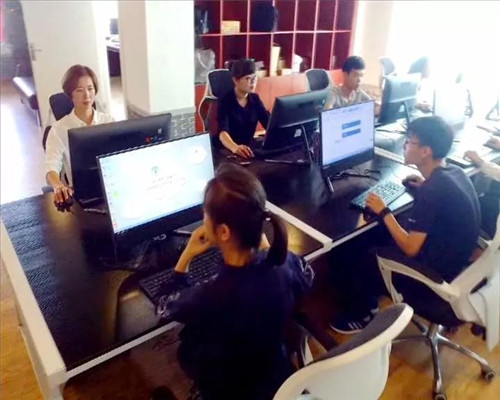 �򲩡�max(�й���)�����ٷ���վ-Unique Platform