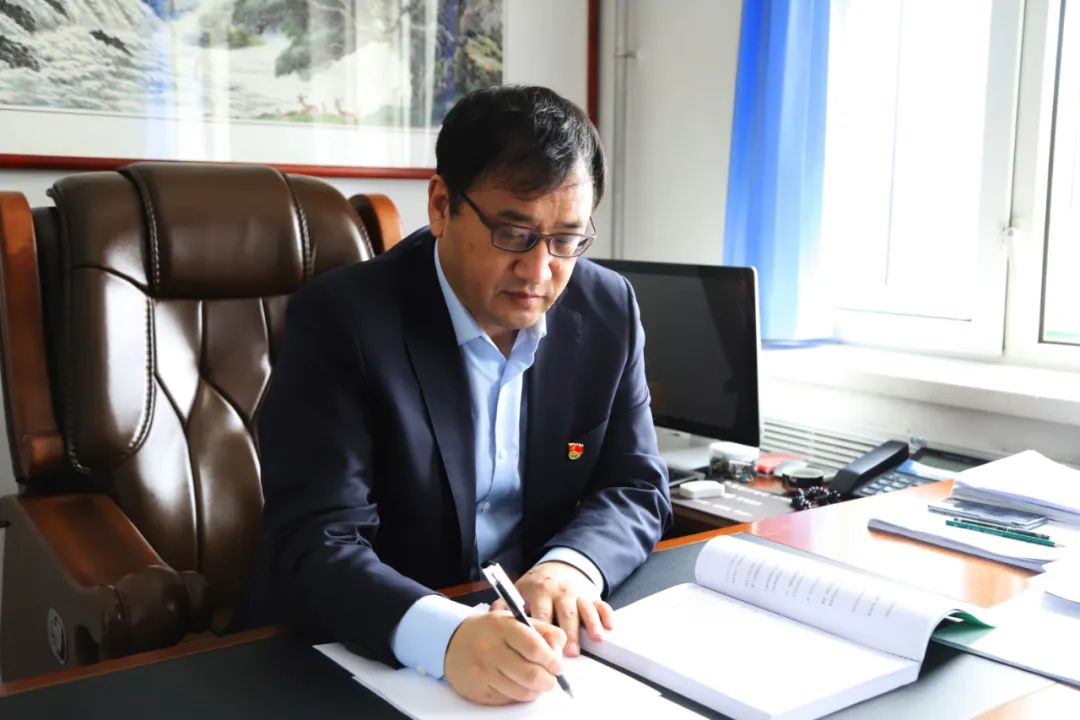 �򲩡�max(�й���)�����ٷ���վ-Unique Platform